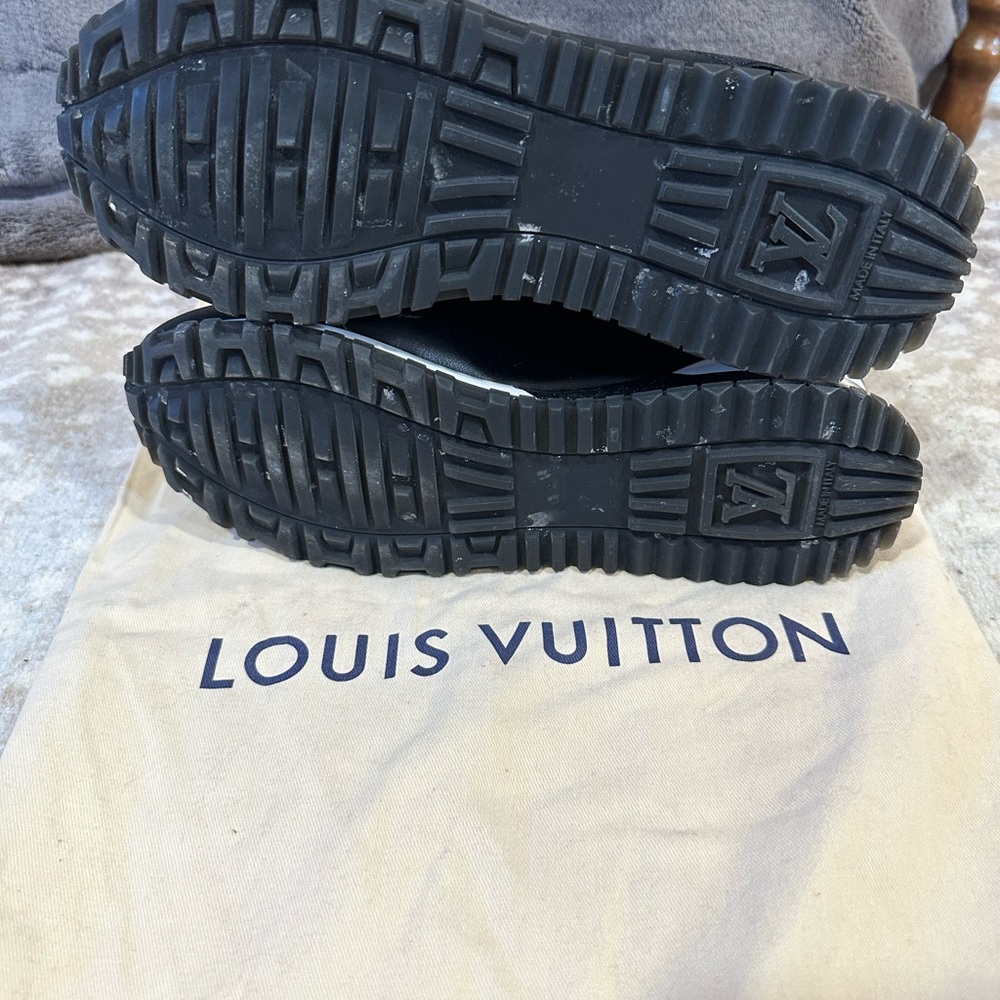 Louis Vuitton runaway sneakers black - Picture 3 of 3